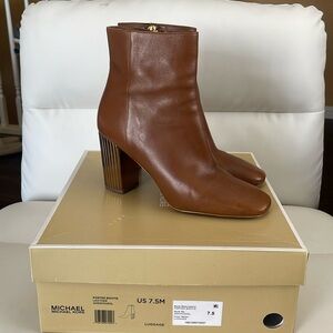MICHAEL KORS WOMEN PORTER BOOTIE